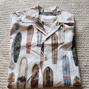 Go Barefoot Hawaiian Button Up Shirt Size L